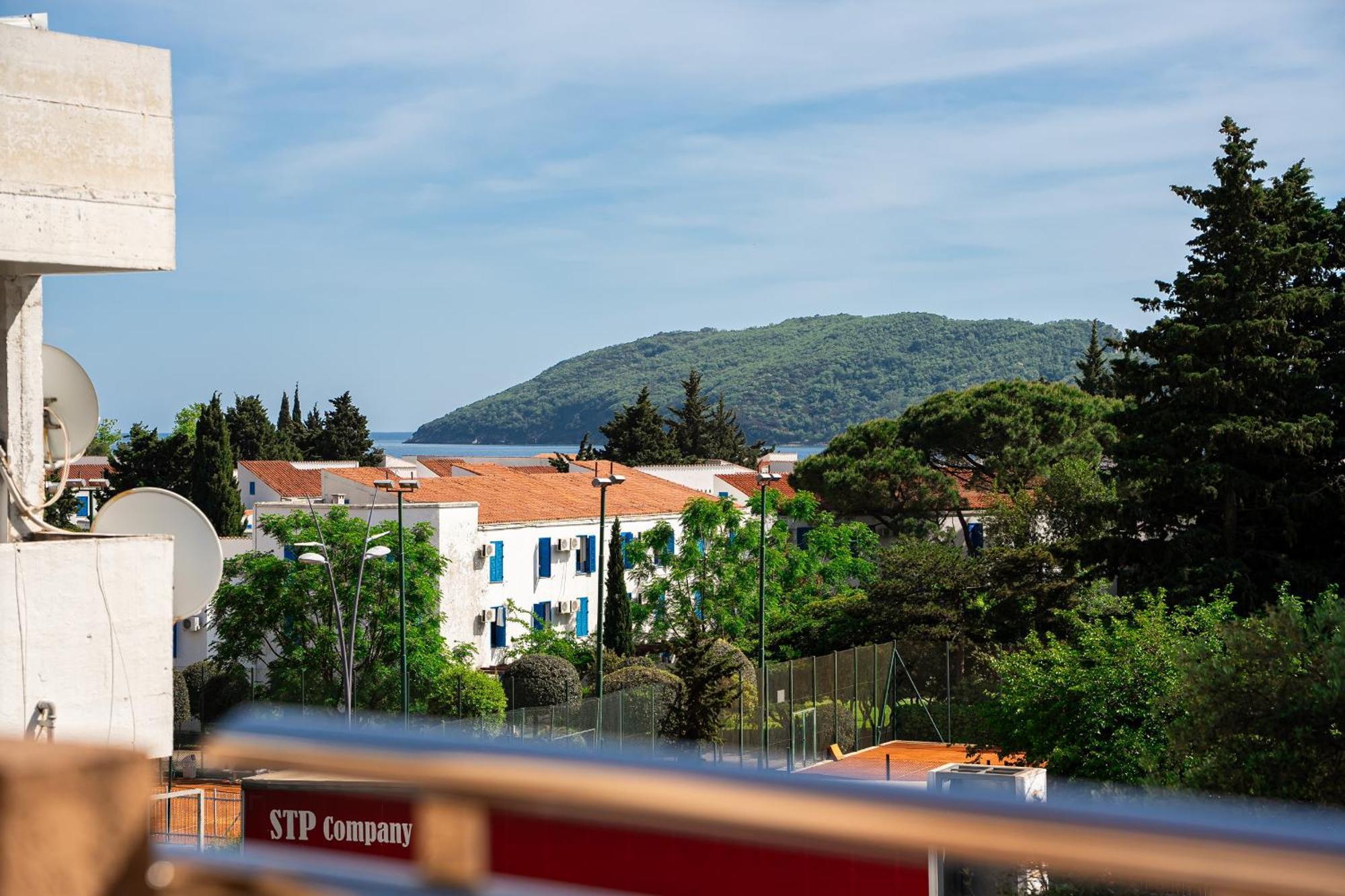 Hotel Suzana Budva Exterior photo